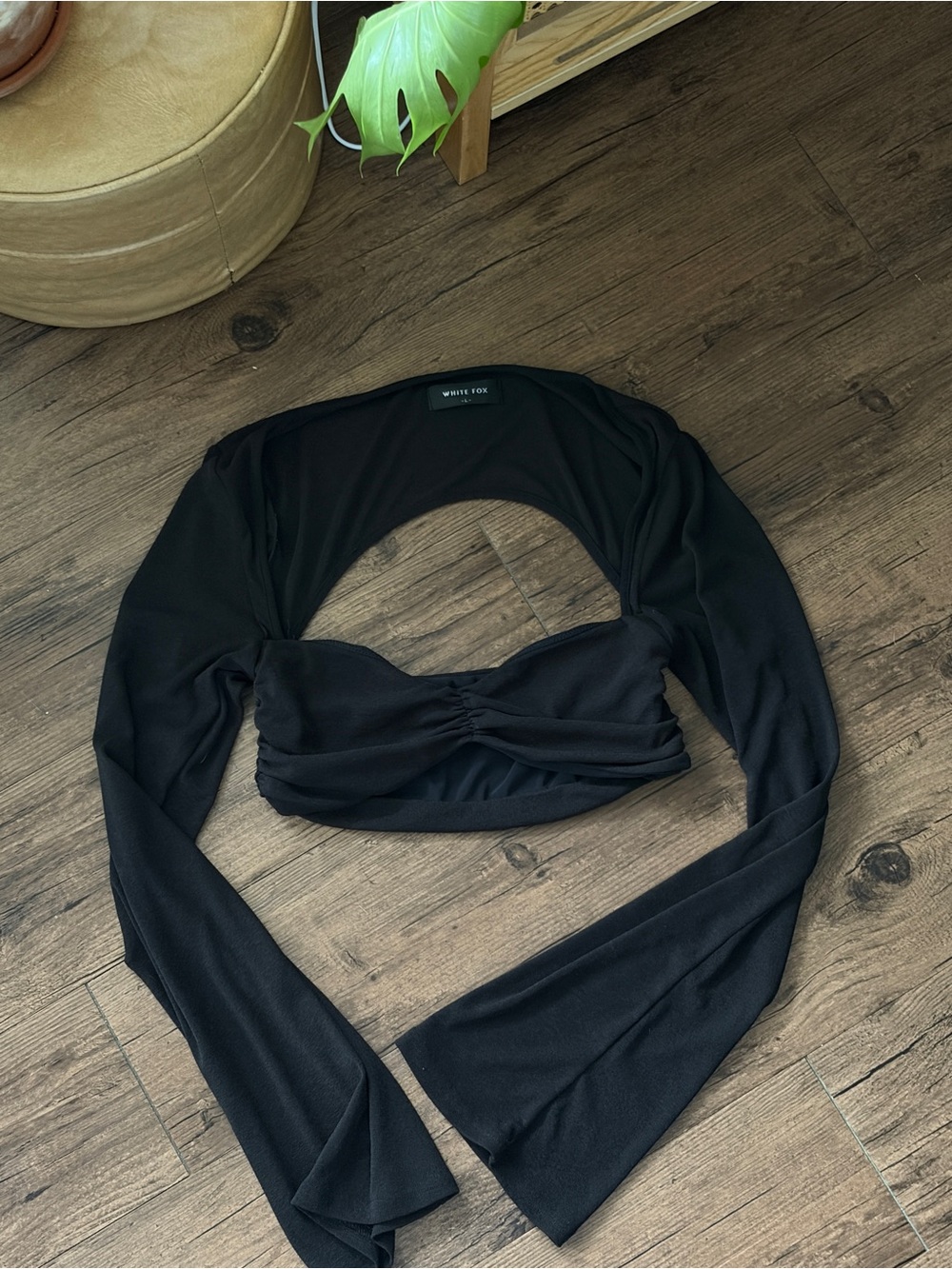 White Fox Boutique Black Long-Sleeve Cutout Crop Top